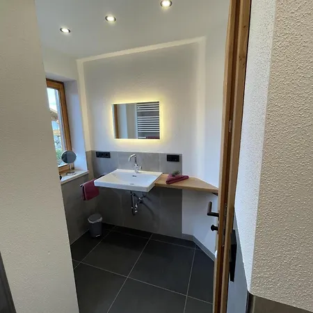 Alpinum Apartment *